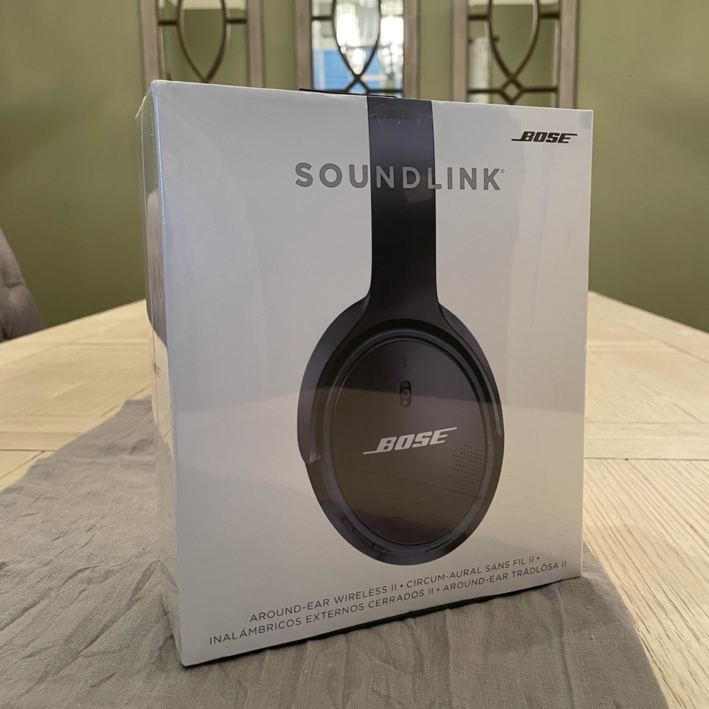 NEW IN BOX BOSE SOUNDLINK II